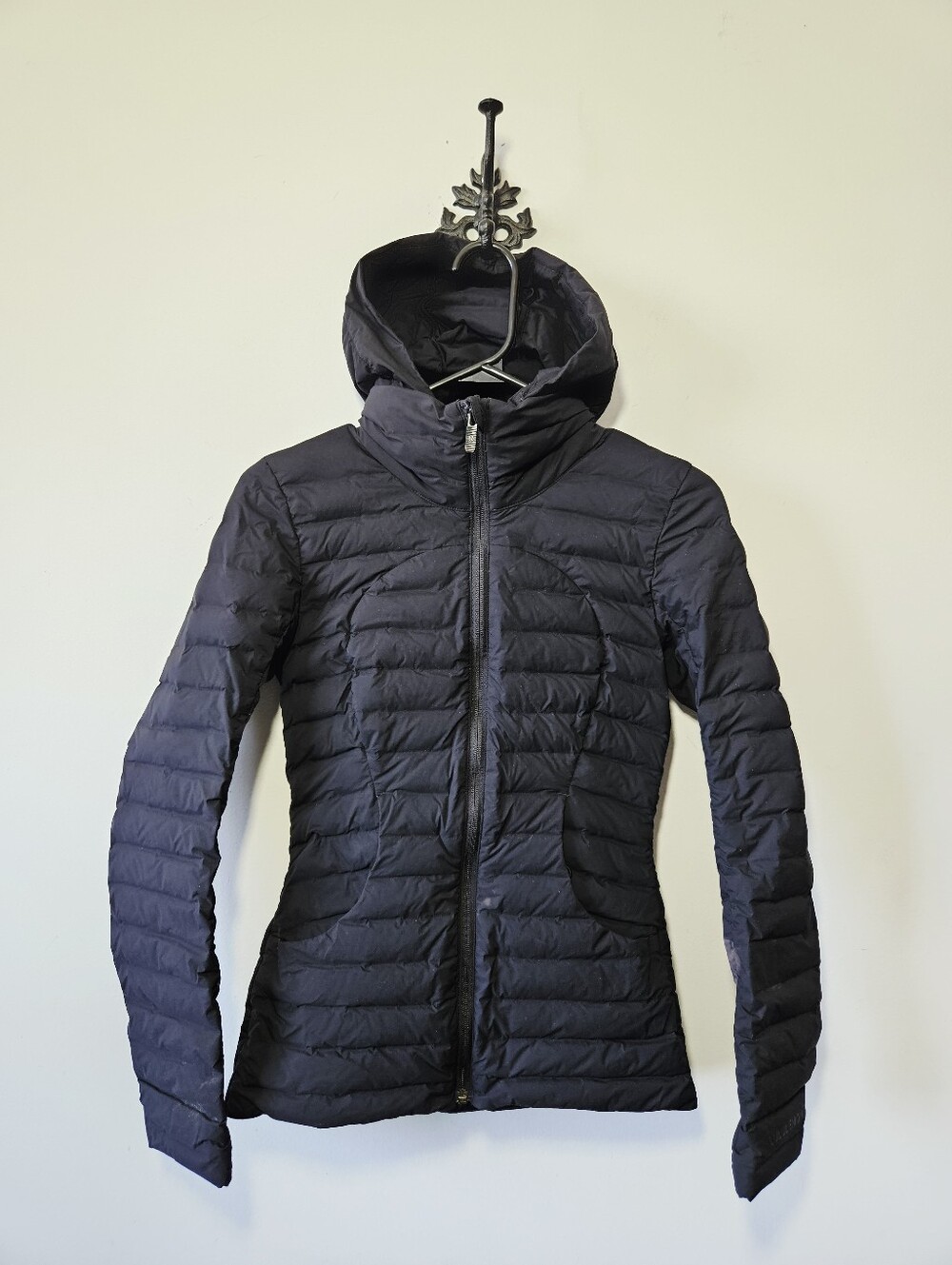 Lululemon Pack It Down Jacket Size 2 Black Puffer *flaw